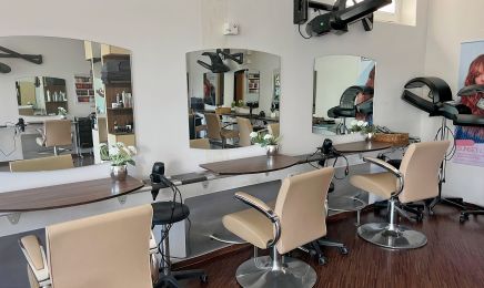 Friseur Ihr Haarstudio: Kosmetikstudio in Altenbeken