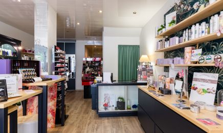 Parfumerie Veronique - Institut Bien Être : Manucure à Chateaulin