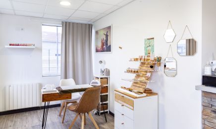 Féline Institut : Manucure à Saint-Clair-du-Rhône