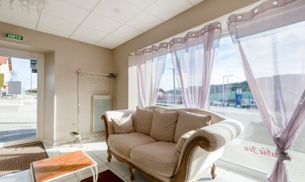 Double Jeu  : Coiffeur à Les Fins