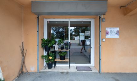 Hibiscus Soins et Beauté : Manucure à Alès