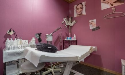 Actu Elle Beauté  : Manucure à La Brède