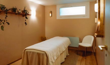 Laura Milan Wattelet - Kobido & Réflexologie Plantaire  : Institut de beauté à Auray