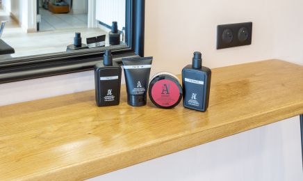 Laura Artisan Coiffeur  : Coiffeur à Périers