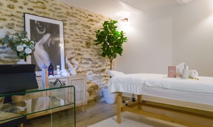 Maison Ava. Renata França : Institut de beauté à La Celle-Saint-Cloud
