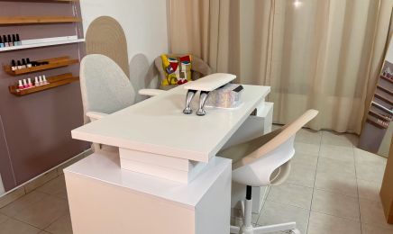 Sonia nails  : Institut de beauté à Porcheville