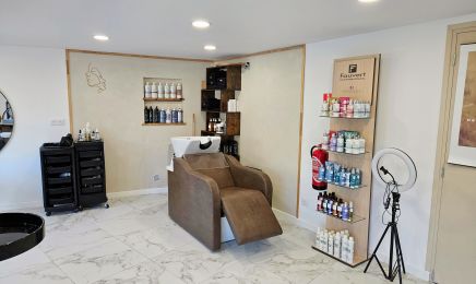 L’ÉLITE COIFFURE & JENNAIL’S BEAUTY : Manucure à Annot
