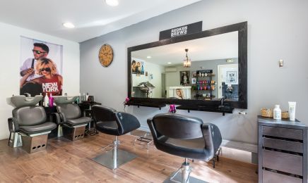 Les ciseaux de Laura  : Coiffeur à Mirabeau