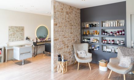 Le Salon - Coiffure & Esthétique  : Manucure à Limas