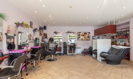 L’Elisée : Coiffeur à Ménilles