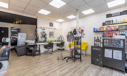 Au 84 - ARTISAN COIFFEUR AGRÉE : Coiffeur à Paris