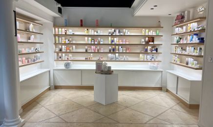  K BEAUTY COSMETICS CANNES : Coiffeur à Cannes