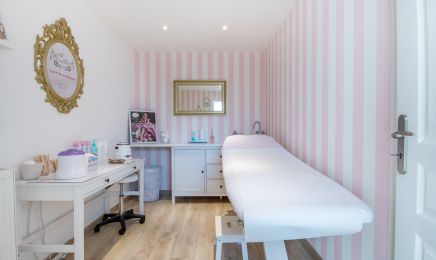 Envie d'ailleurs - Centre de Beauté Virginie C. : Manucure à Mondelange