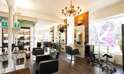 Hair and More Sibel und Friseure: Kosmetikstudio in Kaltenkirchen