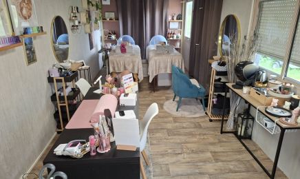 Cattleya Head Spa et Sakura nail's : Manucure à Le Pizou