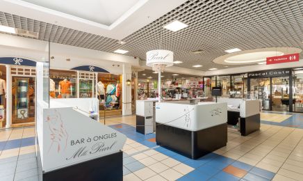 Mlle Pearl - Bar à Ongles  : Manucure à Gassin