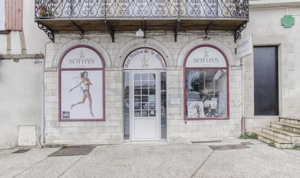 Aux halles de la beauté : Manucure à Marmande