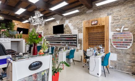 Bang Nails - République : Coiffeur à Nîmes