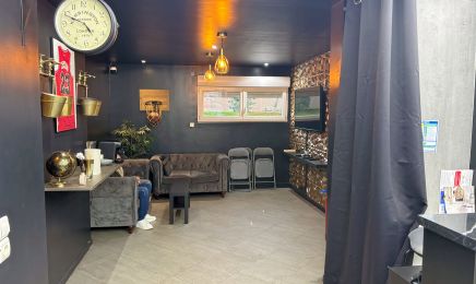 The Barber Star  : Barbier à Le Pecq