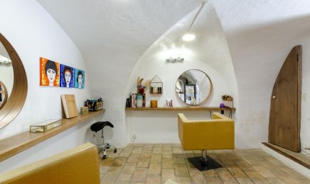 Valentine T  : Coiffeur à Lambesc