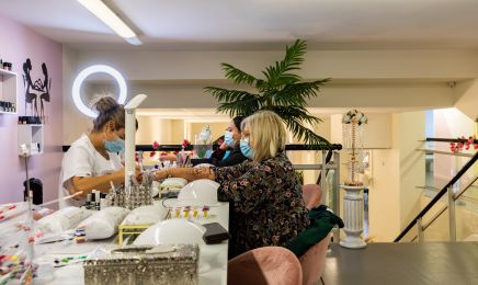 Institut de beauté Nadia - Sere de Riviere : Manucure à Albi
