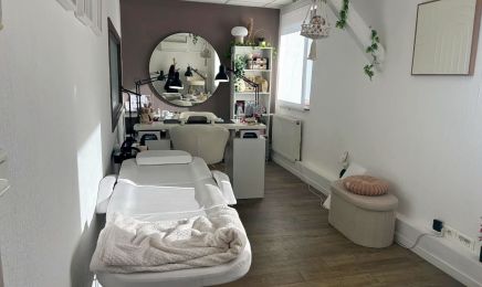 Av Nails  : Manucure à Colmar