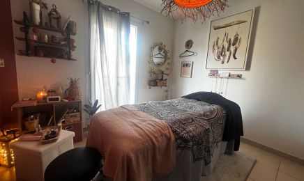 Une Pause avec Dadoune - KOBIDO / MASSAGE VISAGE LIFTANT  : Coiffeur à Marignane