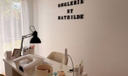 ONGLE BY MATHILDE : Barbier à Plouay