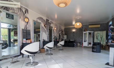 Cé la suite  : Coiffeur à Sainte-Tulle