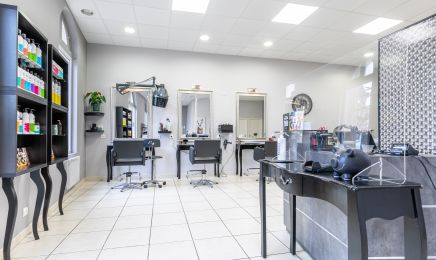 Laurence Coiffure  : Barbier à Sainte-Terre