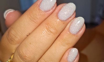 Kalizé Création (Ongle, cils, massage et strass dentaire) : Manucure à Saint-Sornin