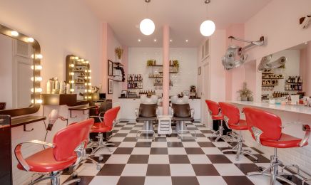 Un air de famille : Coiffeur à Paris