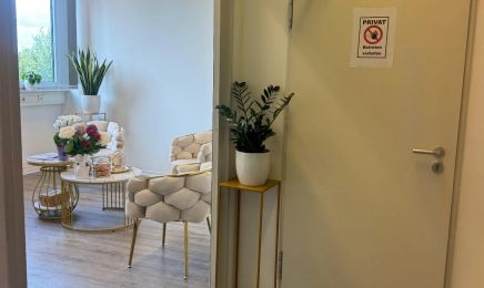 Lux beauty academy : Kosmetikstudio in Hamburg
