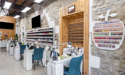 Bang Nails - République : Coiffeur à Nîmes