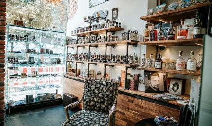 Eric: Barbier - Haircut & Shave | Ballindamm : Barbershop in Hamburg