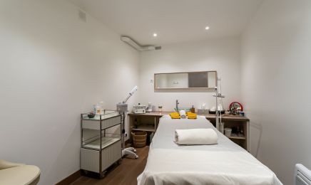 Les Bains d'Ambre : Manucure à Courbevoie