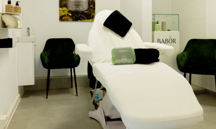 Kosmetik im Atrium: Nagelstudio in Emmendingen