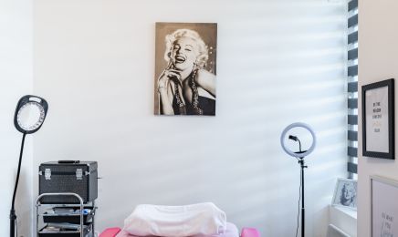 Vivy cils le faux : Manucure à Saint-Étienne-de-Montluc