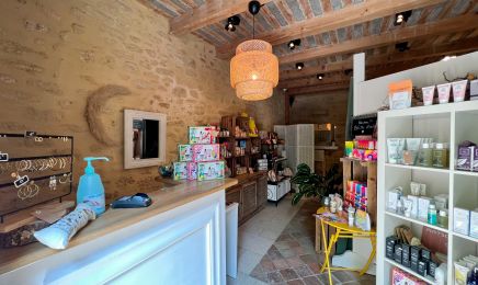 Dans les Yeux de Jeanne ( Dans l'institut Beauté du Sud )  : Institut de beauté à Castillon-du-Gard