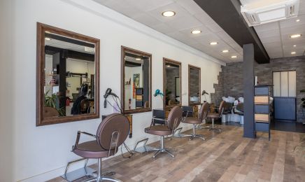 Oze coiffure  : Coiffeur à Genlis