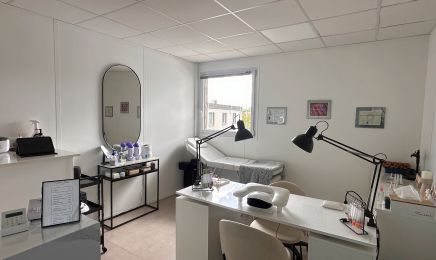 Harmonie Beauty : Manucure à Champlan