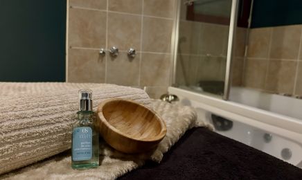 Yvalice | Salon de Beauté  : Manucure à Remouillé