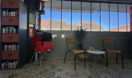 Bouc Et Miss Hair  : Coiffeur à Villeneuve-Saint-Germain