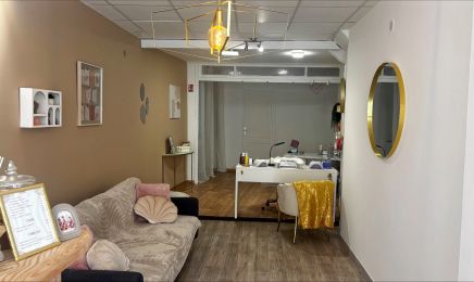 AU QG DES FILLES : Manucure à Saint-Thibéry