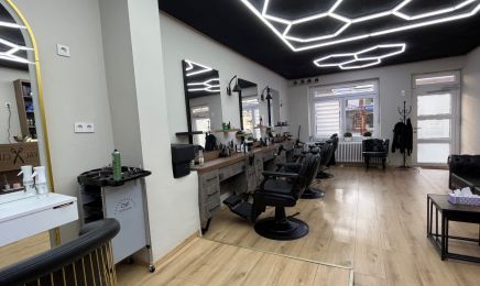 Royal Cut Friseur Salon: Kosmetikstudio in Beckingen