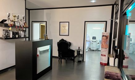 Friseur am Schillerplatz: Kosmetikstudio in Wetzlar