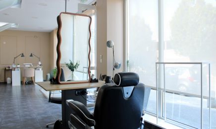 Salon 9 Eme Avenue By Aurore : Barbier à Vannes