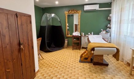 Maison de Beauté & bien-être Mona Lisa : Manucure à Maraussan