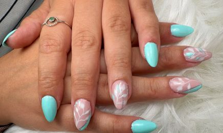 Maria Head Spa & Nail Art : Manucure à Tosse
