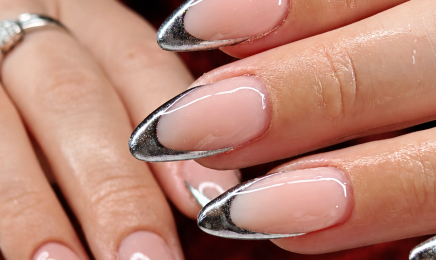 Les ongles by M  : Coiffeur à Elne